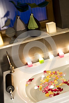 Candles and roses bathtub