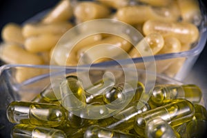 Cannabis extraction capsules infused with shatter and cbd marij