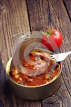 Canned fish in tomato sauce