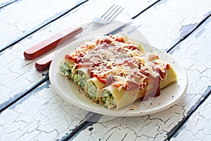 Canneloni stuffed with ricotta and spinach