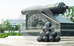 Cannon with cannonballs