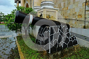 The cannon in front of the Portuguese bull is the remains of the Portuguese troops in the Jepara district