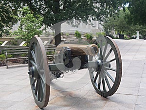 Cannon on the Statehouse photo