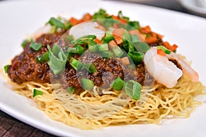Cantonese Spicy Dry Noodles with Shrimp