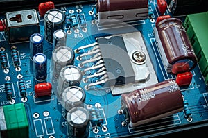 Capacitance and electrical components inside audio power amplifier