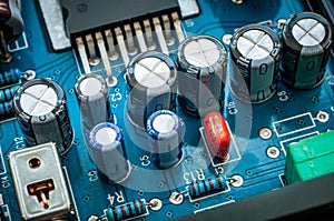 Capacitance and electrical components inside audio power amplifier