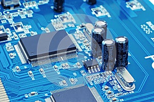 Capacitors and chips on microcircuit