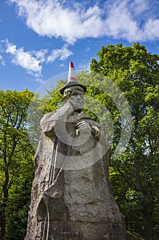 Capping of the statue of Thomas Carlyle photo