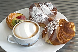 Cappuccino and pastry