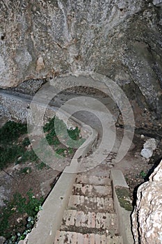 Capri - Scorcio della Grotta di Matermania dal sentiero di Pizzolungo