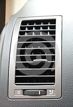 Car air conditioner