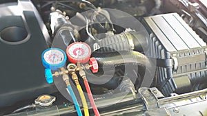 Car air conditioner check service, leak detection, fill refrigerant.Device and meter liquid cooling in the car by specialist