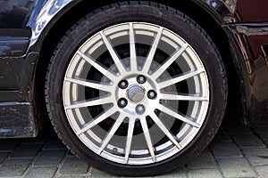 Car alloy wheel