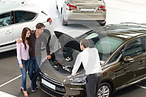 Car dealership advice - sellers and customers when buying a car