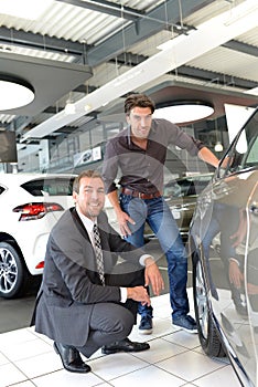 Car dealership advice - sellers and customers when buying a car photo