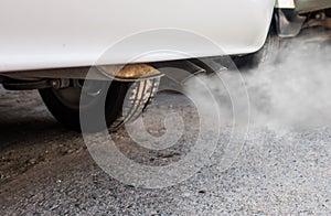 Car exhaust pipe comes out strongly of smoke