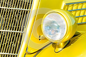 Car grille and headlight