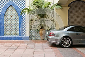 Car parked decorative wall