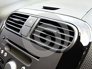 Car's air conditioner