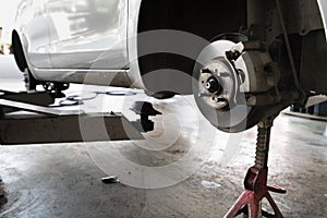 car in tire replacement service