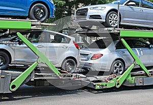 Car transporter trailer