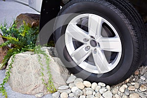Car wheel and off-road