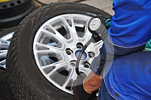 Car wheel tyre air pressure check