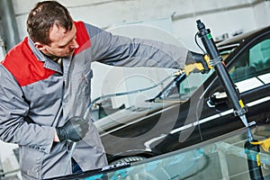 Car windshield or windscreen replacement