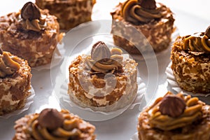 Caramel cakes with nuts