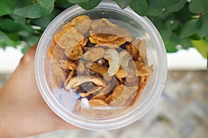 Caramel cornflake or cornflake and almond