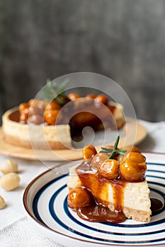 Caramel maccadamia cheesecake