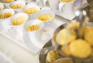 Caramel pudding for a cold meal