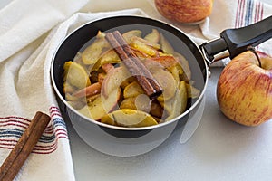 Caramelized apples in pan