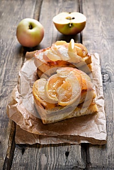 Caramelized apples on toast bread