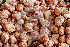 Caramelized sweet peanuts
