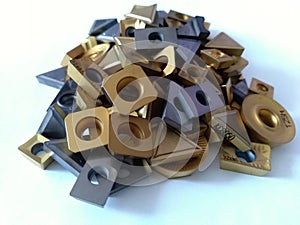 Carbide cutting inserts