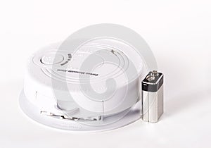 Carbon monoxide alarm with battery