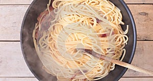 Carbonara pasta preparation