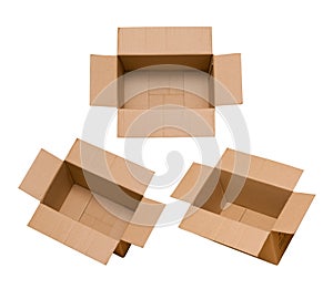 Lepenka krabice izolované na bílém pozadí 