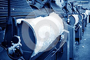 Carding machine for textile mill