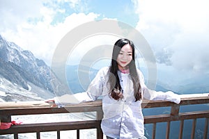 Carefree Chinese beauty tour Jade dragon snow mountain