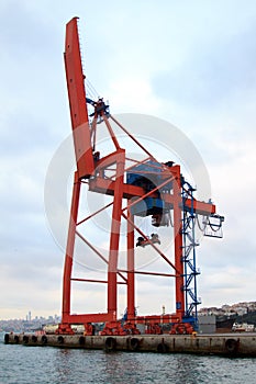 Cargo container crane