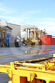 Cargo cranes