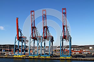 Cargo cranes