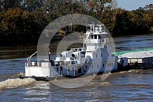 Cargo Moving Tugboat Pusher photo