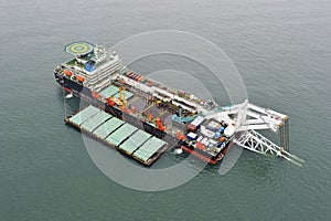 The pipelaying barge