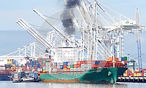 Cargo ship SEASPAN HAMBURG entering the Port of Oakland, Diesel exhaust air pollution