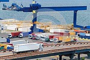 Cargo transportation truck and ship