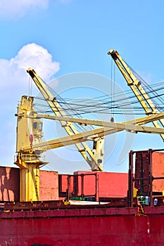 Cargo Vessels' cranes