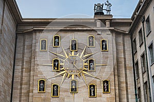 Carillon du Mont des Arts is a star shaped clock that conveys the concept of time, haste and rush of our modern society, Brussels